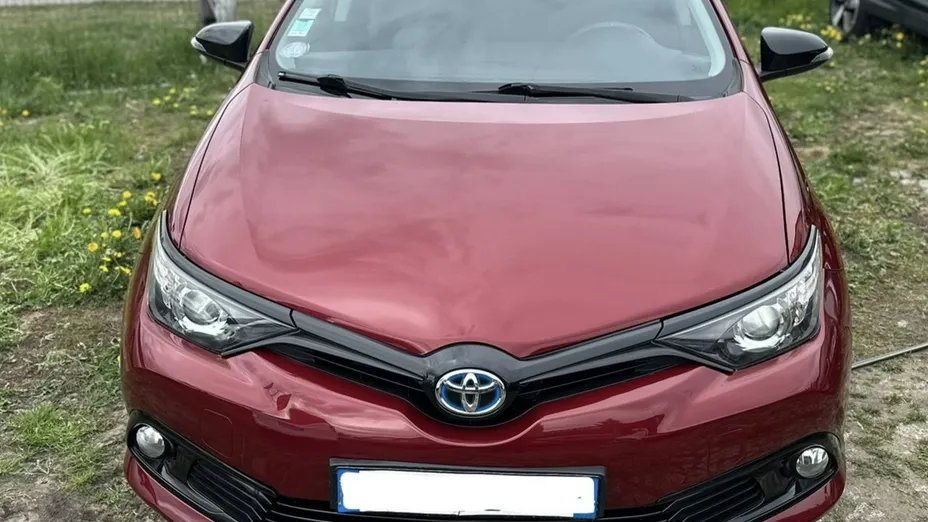 TOYOTA Auris -