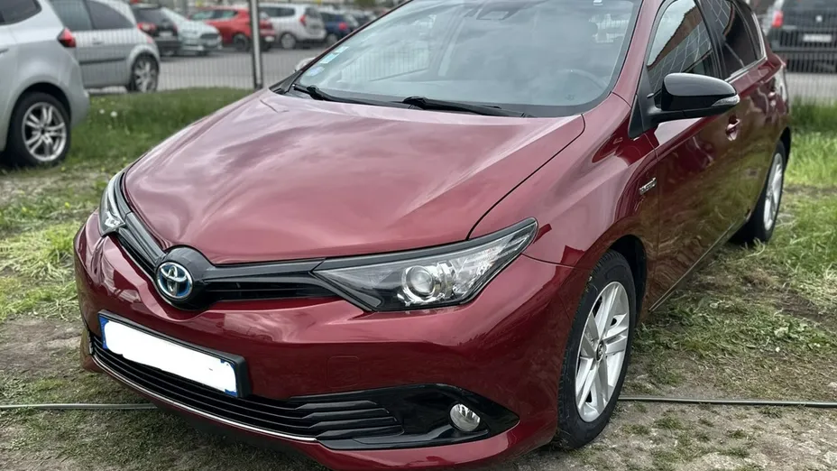 TOYOTA Auris -