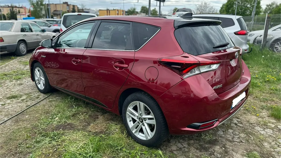 TOYOTA Auris -