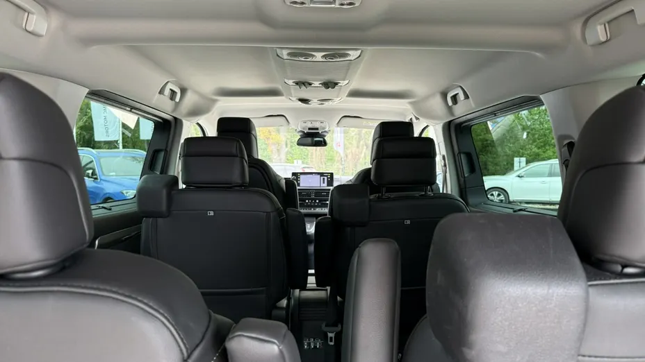 PEUGEOT Traveller -