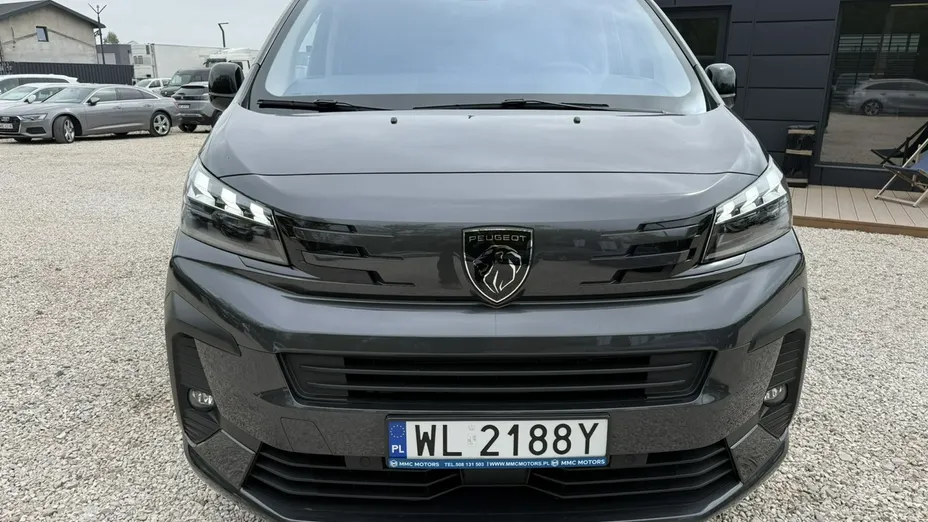 PEUGEOT Traveller -