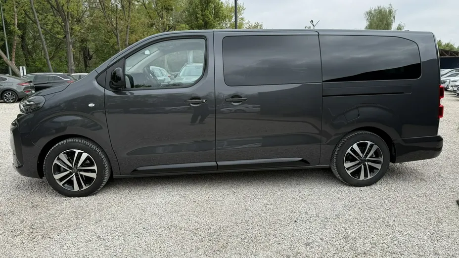 PEUGEOT Traveller -