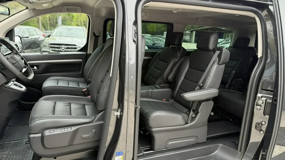 PEUGEOT Traveller -