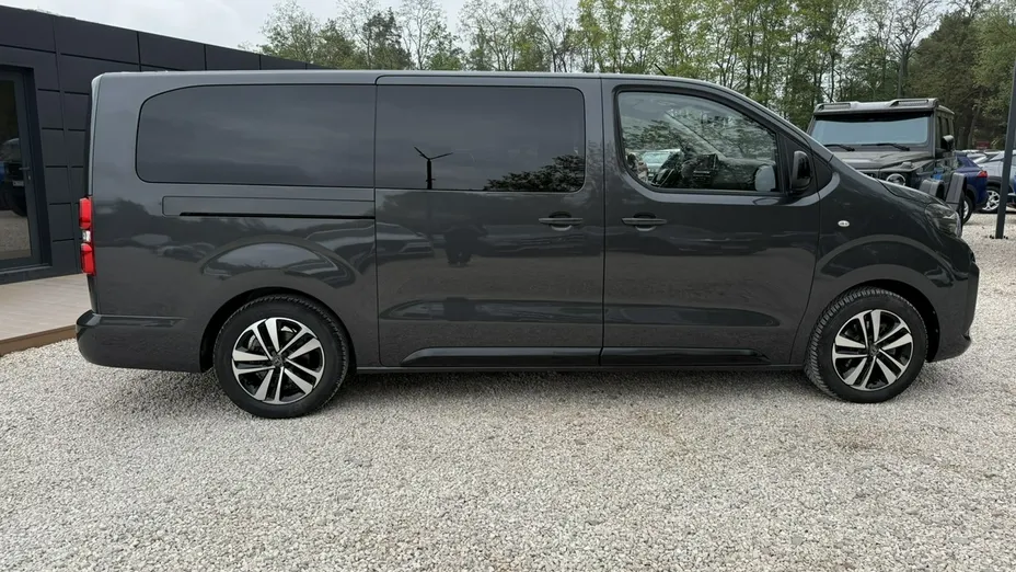 PEUGEOT Traveller -