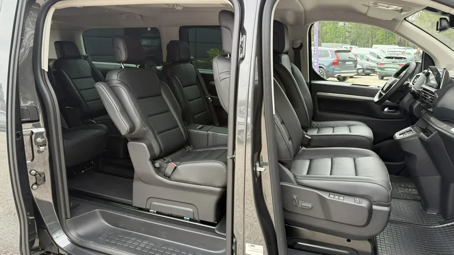 PEUGEOT Traveller -