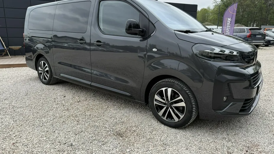 PEUGEOT Traveller -