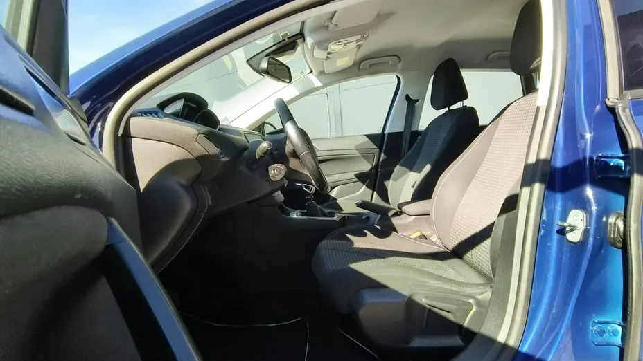 PEUGEOT 308 -