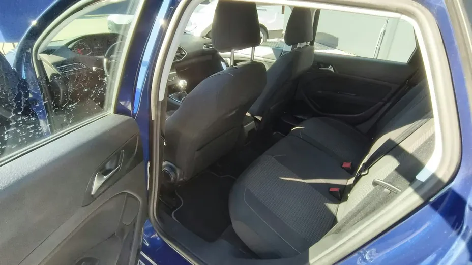 PEUGEOT 308 -
