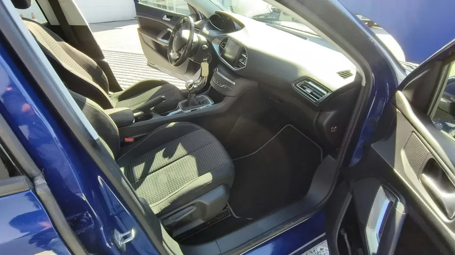 PEUGEOT 308 -