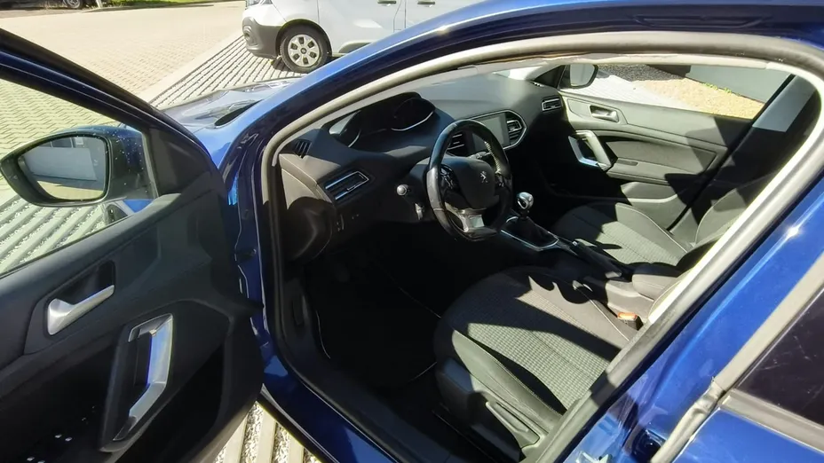 PEUGEOT 308 -