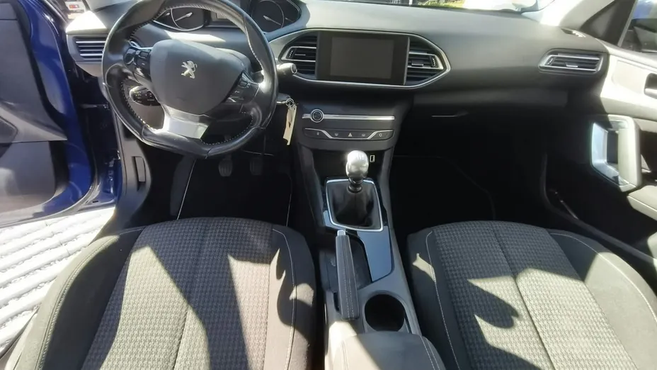 PEUGEOT 308 -