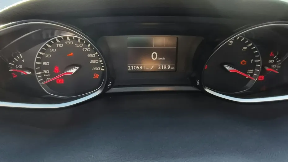 PEUGEOT 308 -