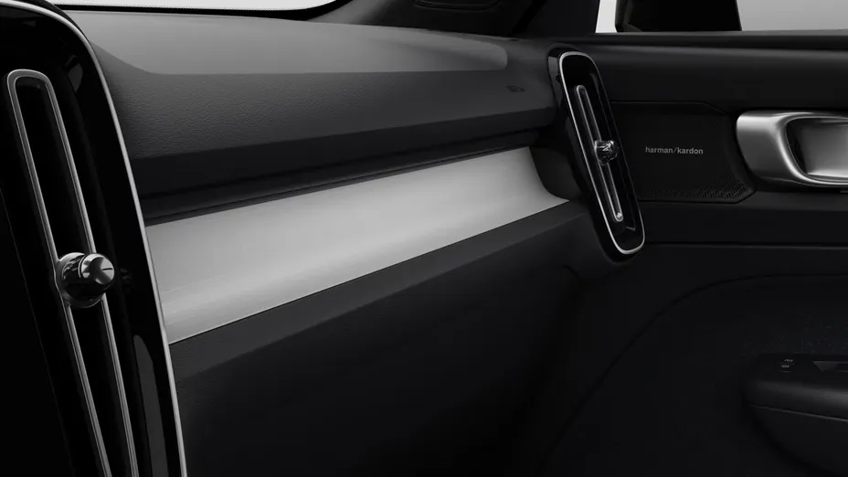 VOLVO XC40 -
