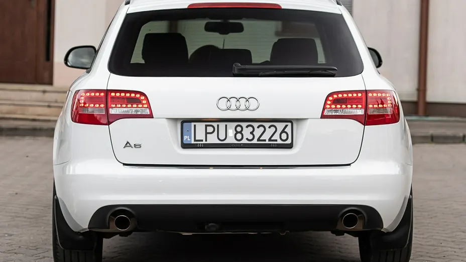 AUDI A6 -
