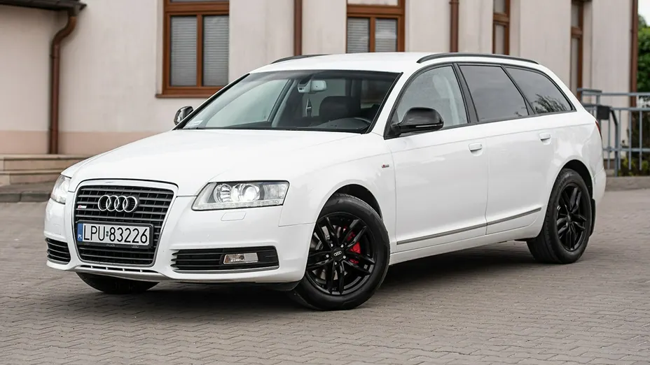 AUDI A6 -