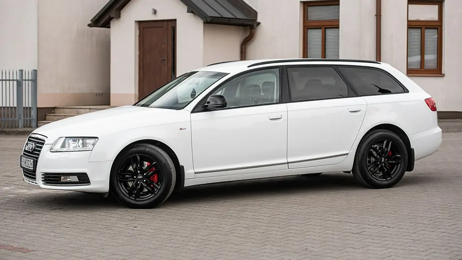 AUDI A6 -