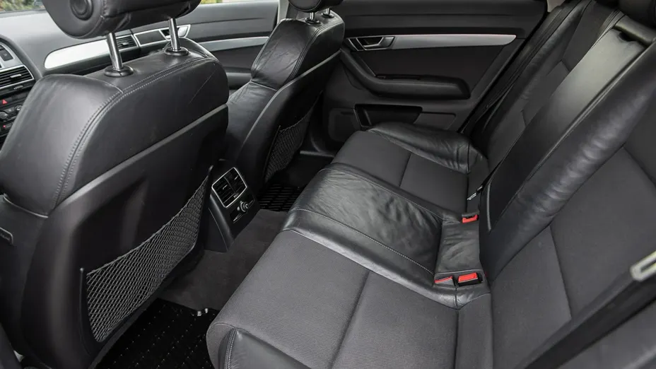 AUDI A6 -