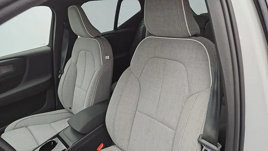 VOLVO XC40 -