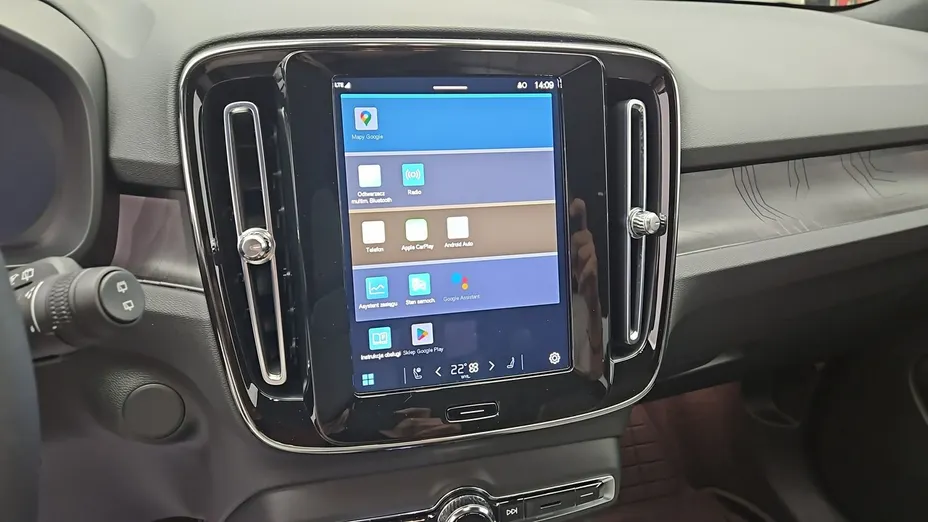 VOLVO XC40 -