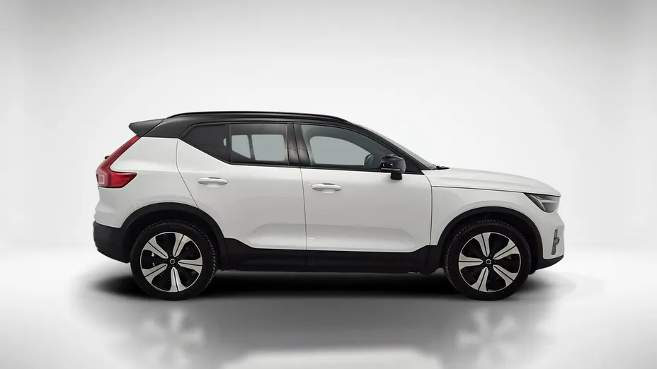 VOLVO XC40 -