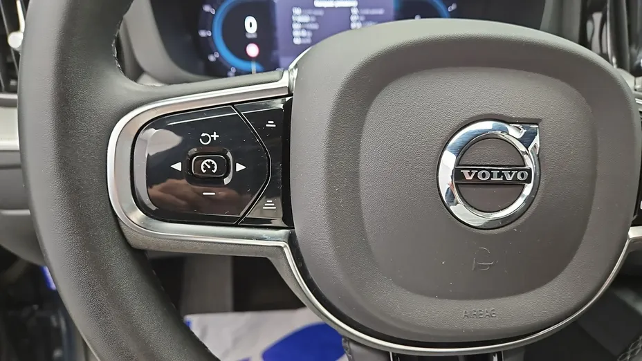 VOLVO XC60 -