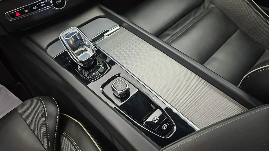 VOLVO XC60 -