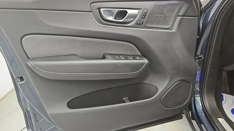 VOLVO XC60 -