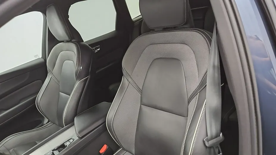 VOLVO XC60 -