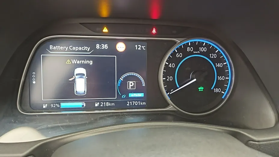 NISSAN Leaf -
