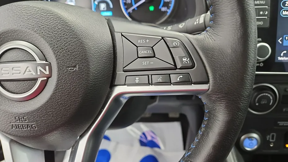 NISSAN Leaf -