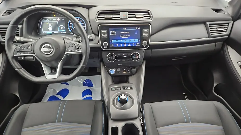 NISSAN Leaf -