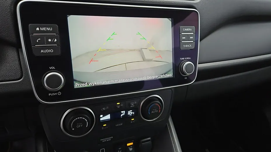 NISSAN Leaf -