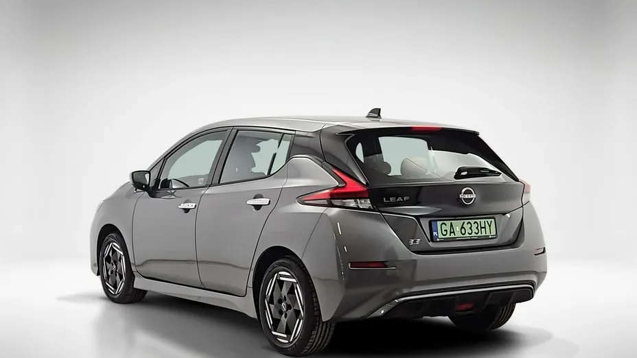 NISSAN Leaf -