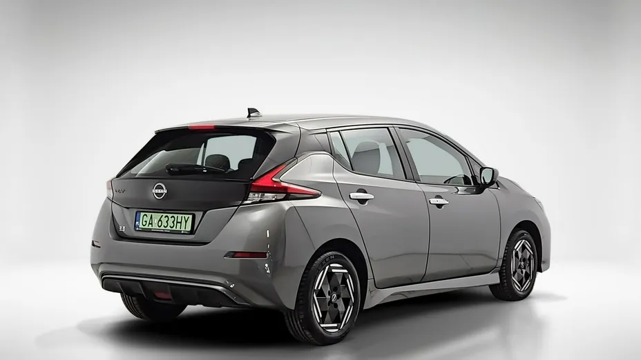 NISSAN Leaf -