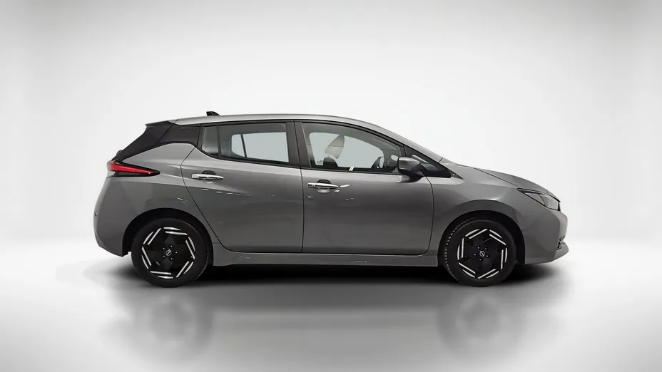 NISSAN Leaf -