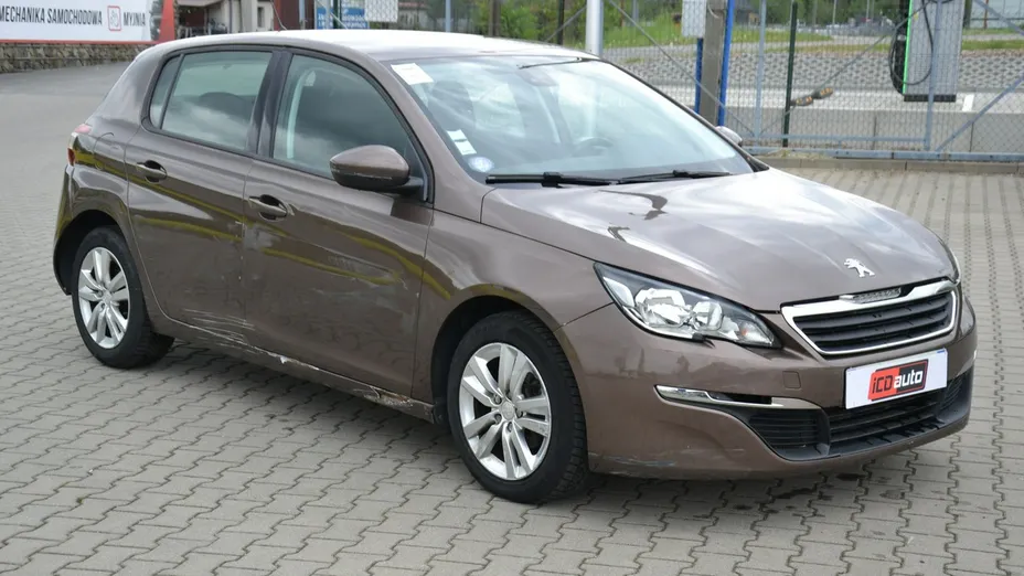 PEUGEOT 308 -