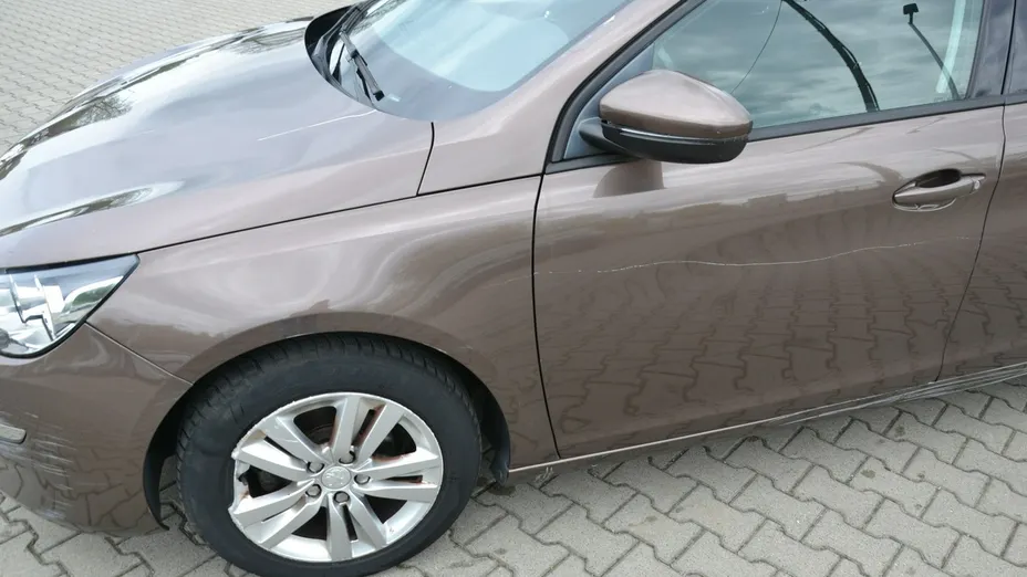 PEUGEOT 308 -