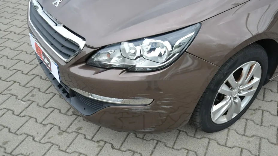 PEUGEOT 308 -
