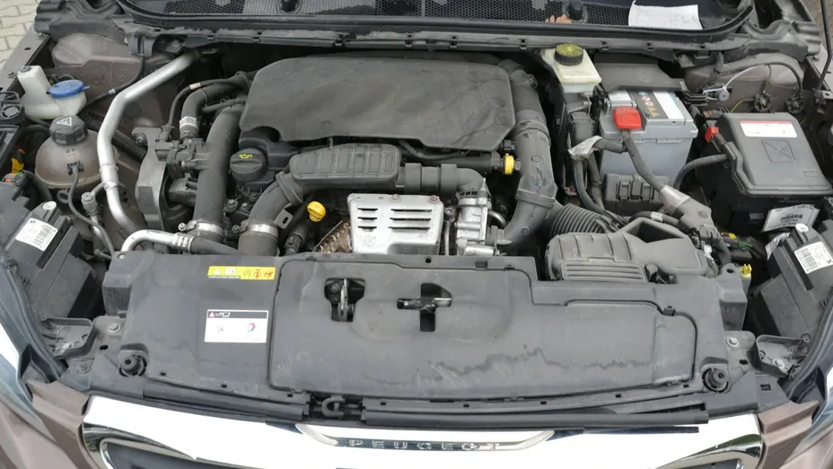 PEUGEOT 308 -