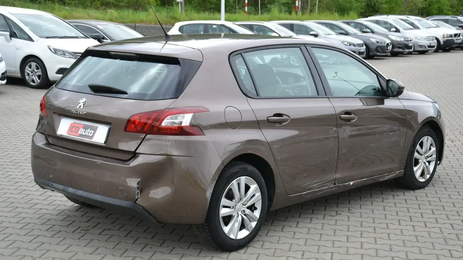 PEUGEOT 308 -