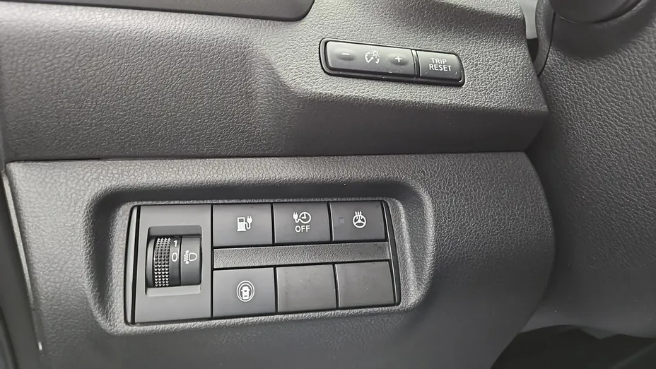 NISSAN Leaf -