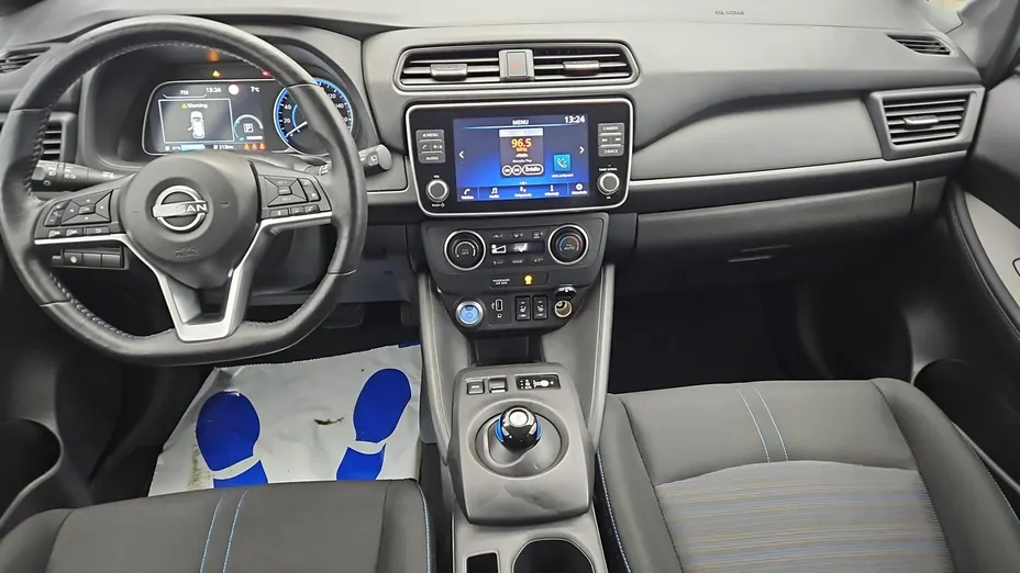 NISSAN Leaf -