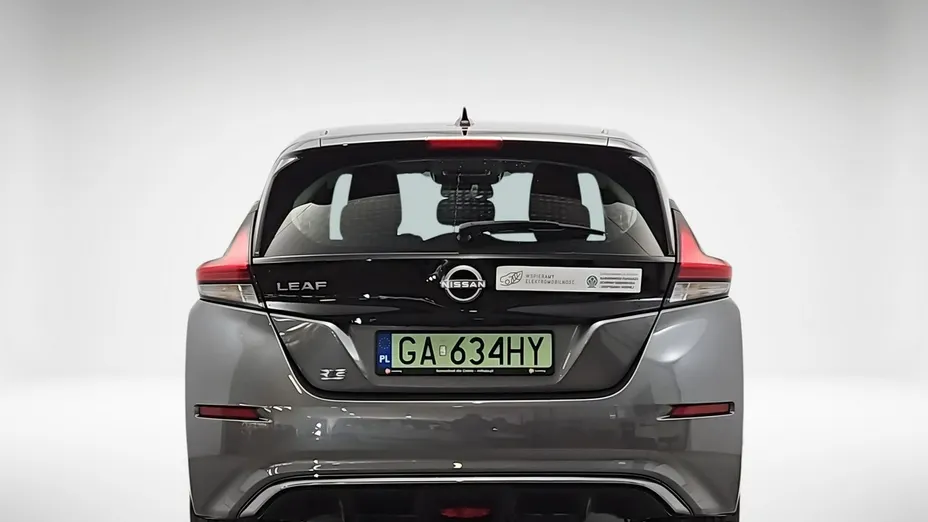 NISSAN Leaf -