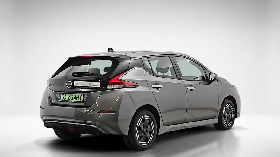 NISSAN Leaf -
