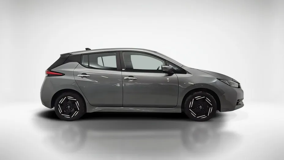 NISSAN Leaf -