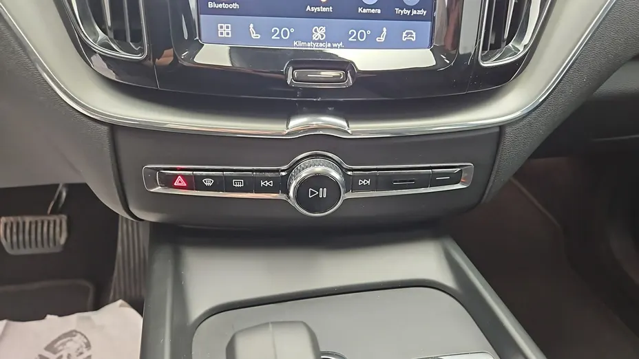 VOLVO XC60 -