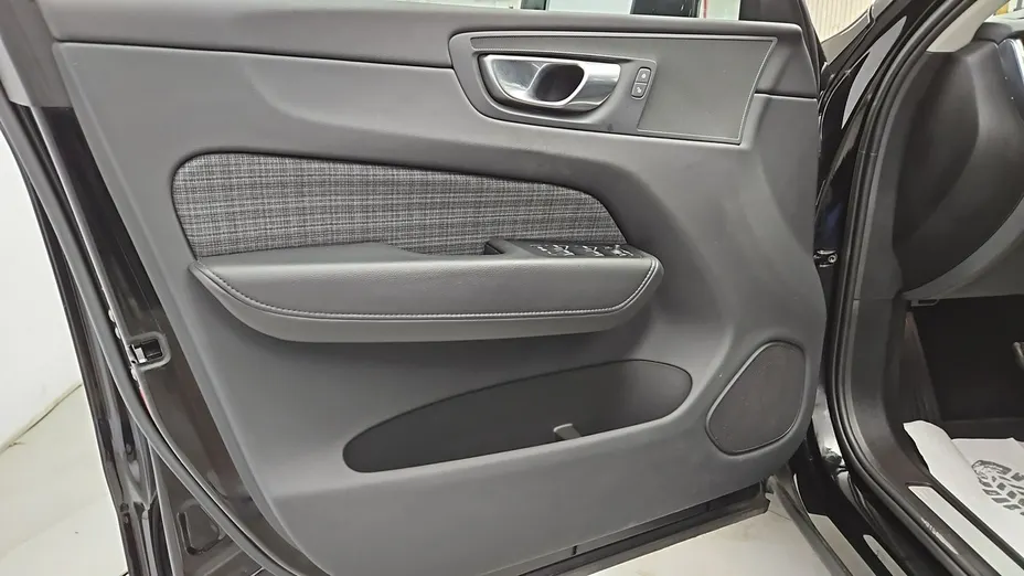 VOLVO XC60 -