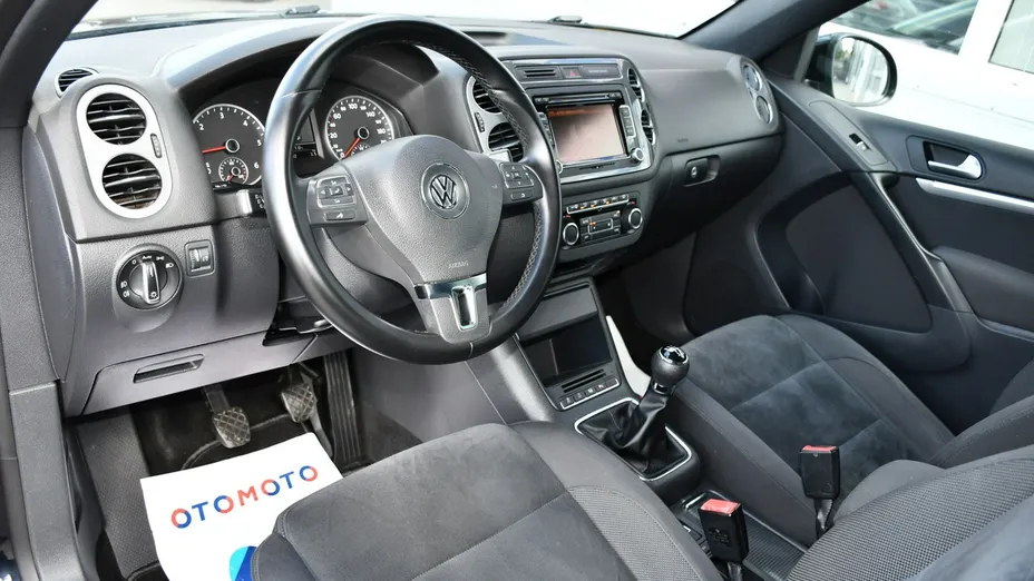 VOLKSWAGEN Tiguan -
