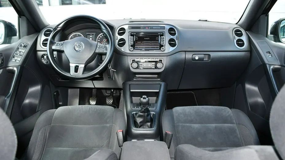 VOLKSWAGEN Tiguan -