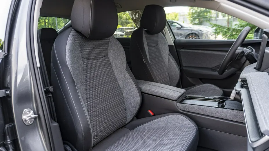 SKODA Superb -